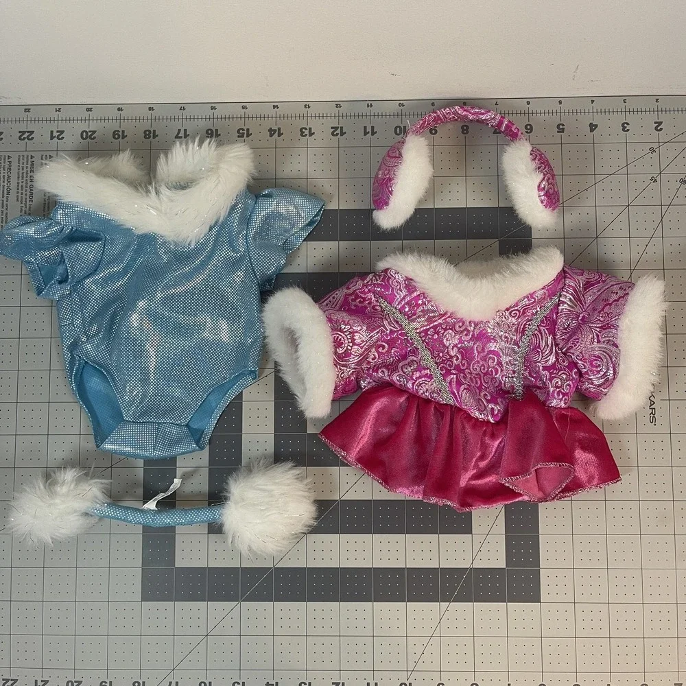 Build A Bear Pink and Blue Ice Skating Outfits With Ear Muffs Baton Lot of‎ 2